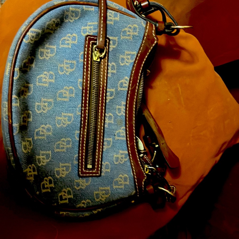 Adorable d&b blue handbag